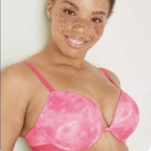 Victoria's secret pink wear everywhere Super
push up bra size 38D VS New - Picture 3 of 8